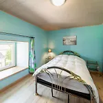 In Houffaliz With Garden Nadrin