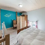 In Houffaliz With Garden Nadrin