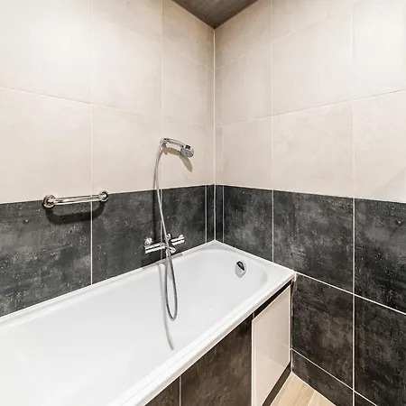 펜션 In Houffaliz With Garden 나드린