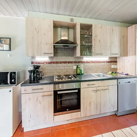 In Houffaliz With Garden 펜션 *